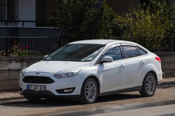 Сравнение Opel Astra и Ford: какой автомобиль лучше выбрать?